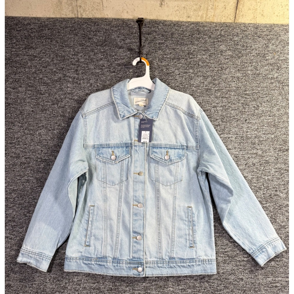 Universal Thread Womens Light Wash Denim Trucker Jacket Small NWT Distressed